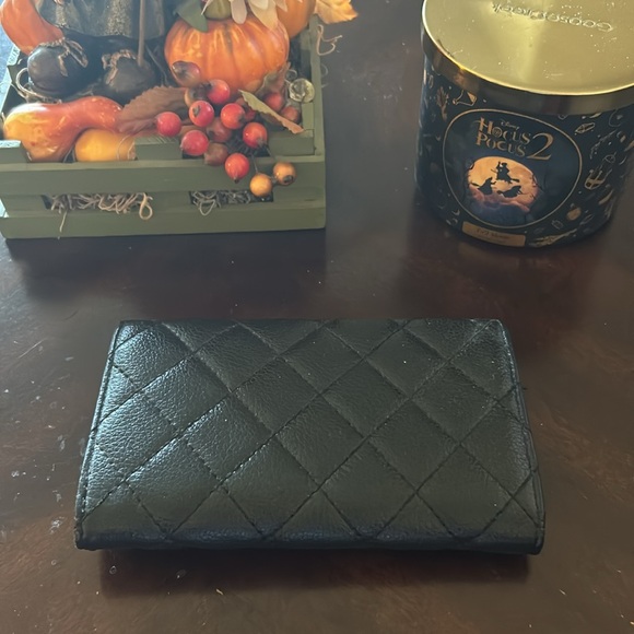 Vintage CHANEL Wallet - Picture 4 of 5